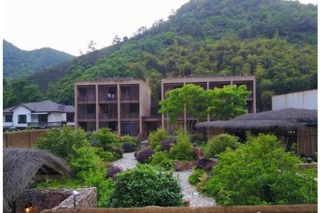 莫干山遙遠的山民宿,溪聲不絕耳山色不離門