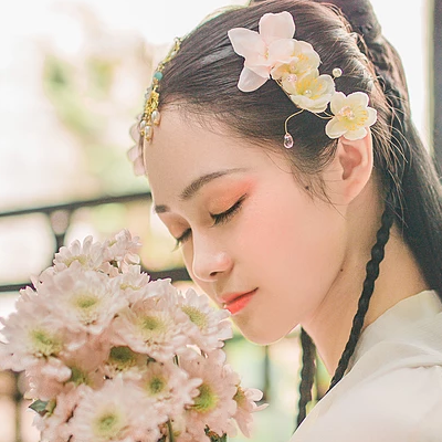粉嫩花朵少女頭像，唯美古風(fēng)真人頭像