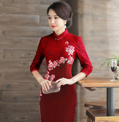 繡花蕾絲金絲絨長款旗袍，中袖優(yōu)雅旗袍