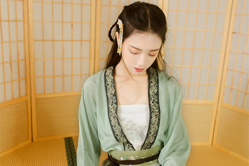 原創(chuàng)漢服女裝對(duì)襟上襦抹胸刺繡