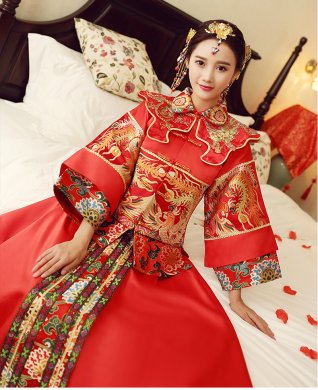 紅色中式禮服，傳統(tǒng)古典魅力新娘禮服