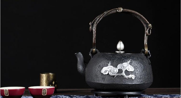 日本鐵壺純手工鑲銀茶壺，日本鐵壺歷史