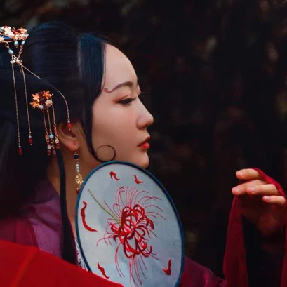 彼岸花妖艷女子頭像，唯美古風(fēng)真人頭像