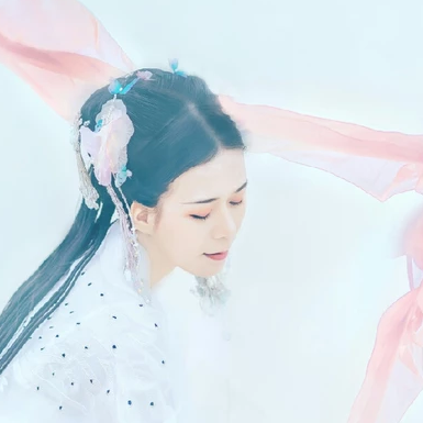 朦朧仙緣女生頭像，唯美古風(fēng)真人頭像
