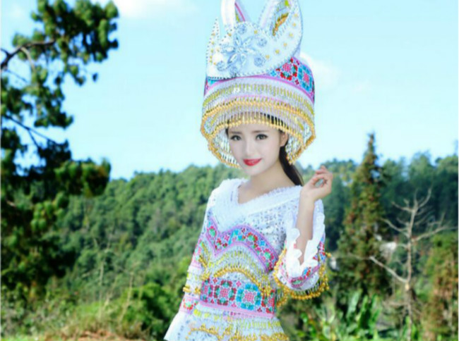 苗族服飾民族風(fēng)舞蹈服裝