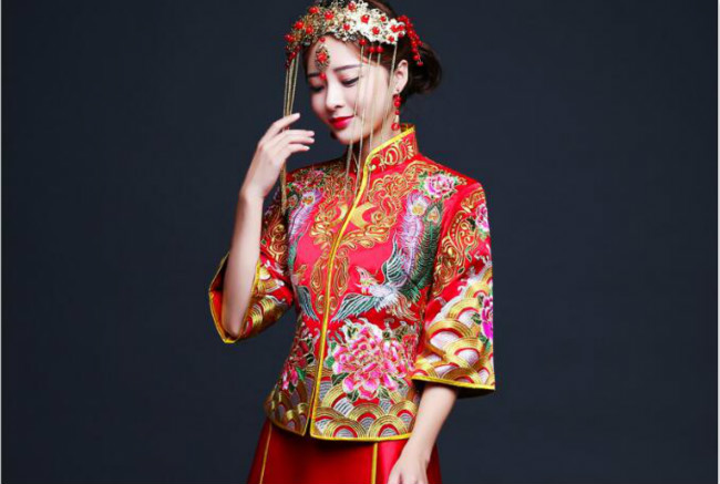 家佳樂文學(xué)刺繡秀禾服中式禮服