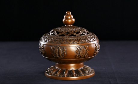 八寶蓮瓣熏香爐，仿古紫銅鏤空香爐