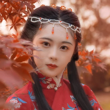 紅葉映霞女生頭像，唯美古風(fēng)真人頭像