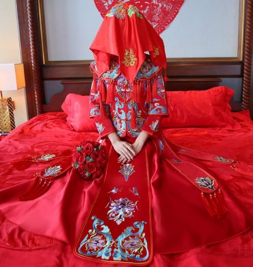 古典秀禾中式禮服，流蘇新娘結(jié)婚禮服