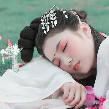 清新迷人帶寵物女生頭像，唯美古風(fēng)真人頭像