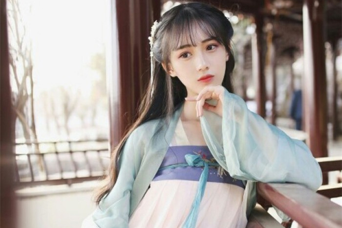 粉妝玉琢的女子古風頭像，家佳樂文學女生頭像