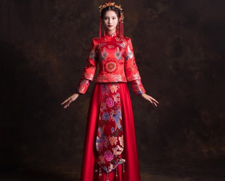 鳳戲牡丹圖案新娘結(jié)婚禮服，優(yōu)雅唯美中式禮服