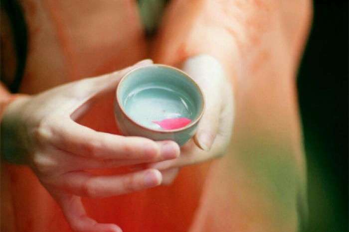 古風(fēng)女子纖纖玉手頭像，寧靜清幽女生頭像