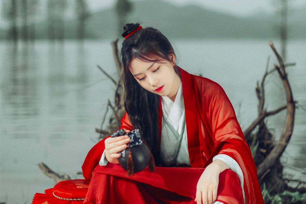 江湖俠風(fēng)女子古風(fēng)頭像，灑脫自在真人qq頭像