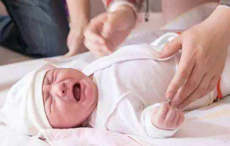 寶寶認(rèn)人一直哭怎么辦 寶寶認(rèn)人什