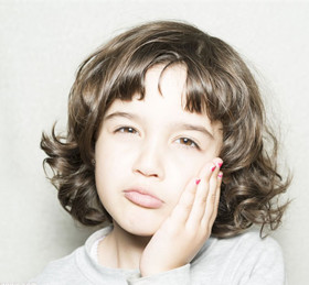 托班健康教案《聞和嘗》 了解鼻子和嘴巴的重要性